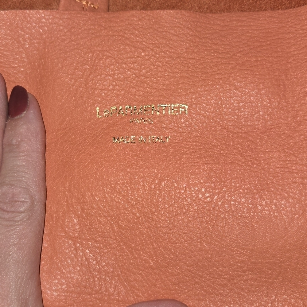 Le Parmentier Paris Made in Italy Leather Colorblock Tote – Coral & Taupe - Picture 9 of 13